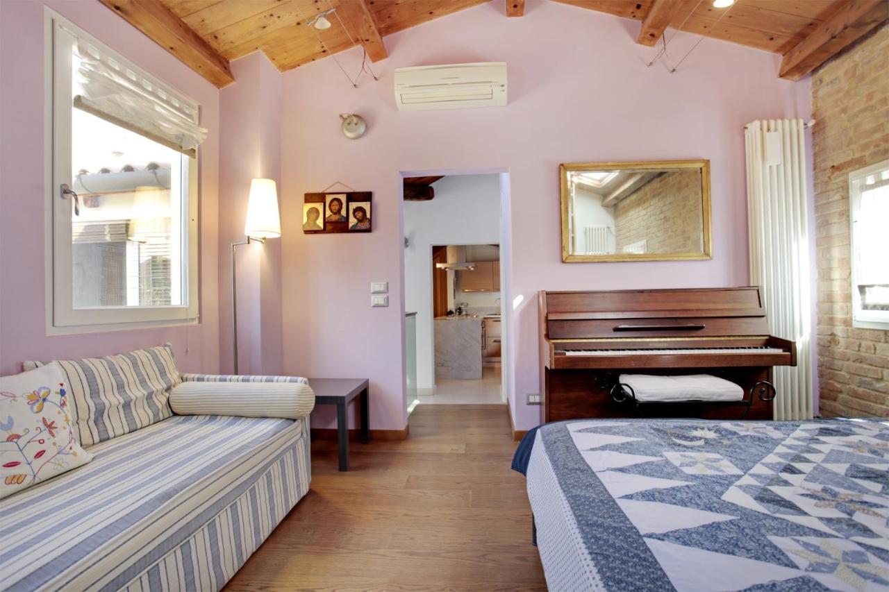 Fenix Otello Apartments Венеция Екстериор снимка
